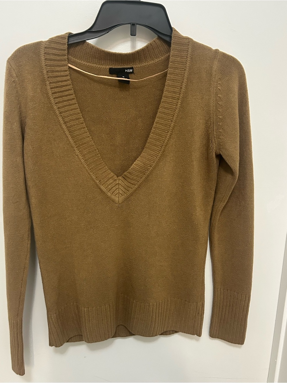 H&M Women's V-Neck Sweater in Camel - Picture 1 of 5